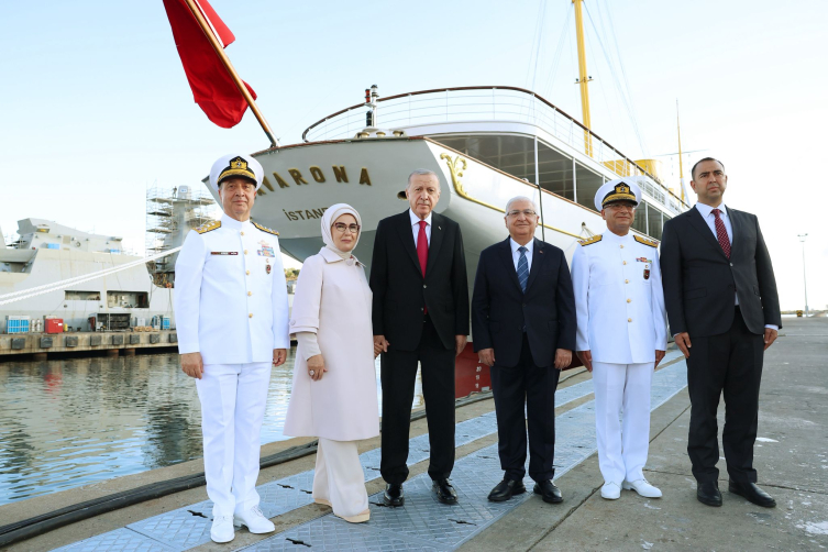 Savarona pazar günü İstanbul Boğazı'nı selamlayacak